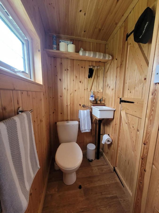 The Shepherds Hut At Forestview Farm Greenisland Exteriér fotografie